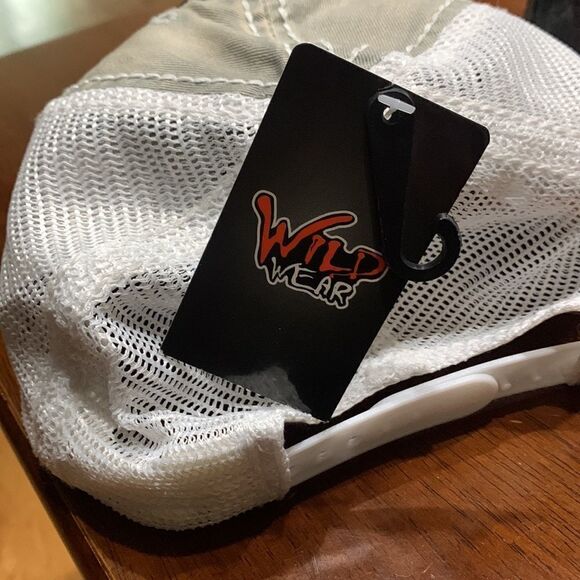 WINE Theme Snapback Baseball Cap Taupe-y Tan Gray with White New - Picture 7 of 7